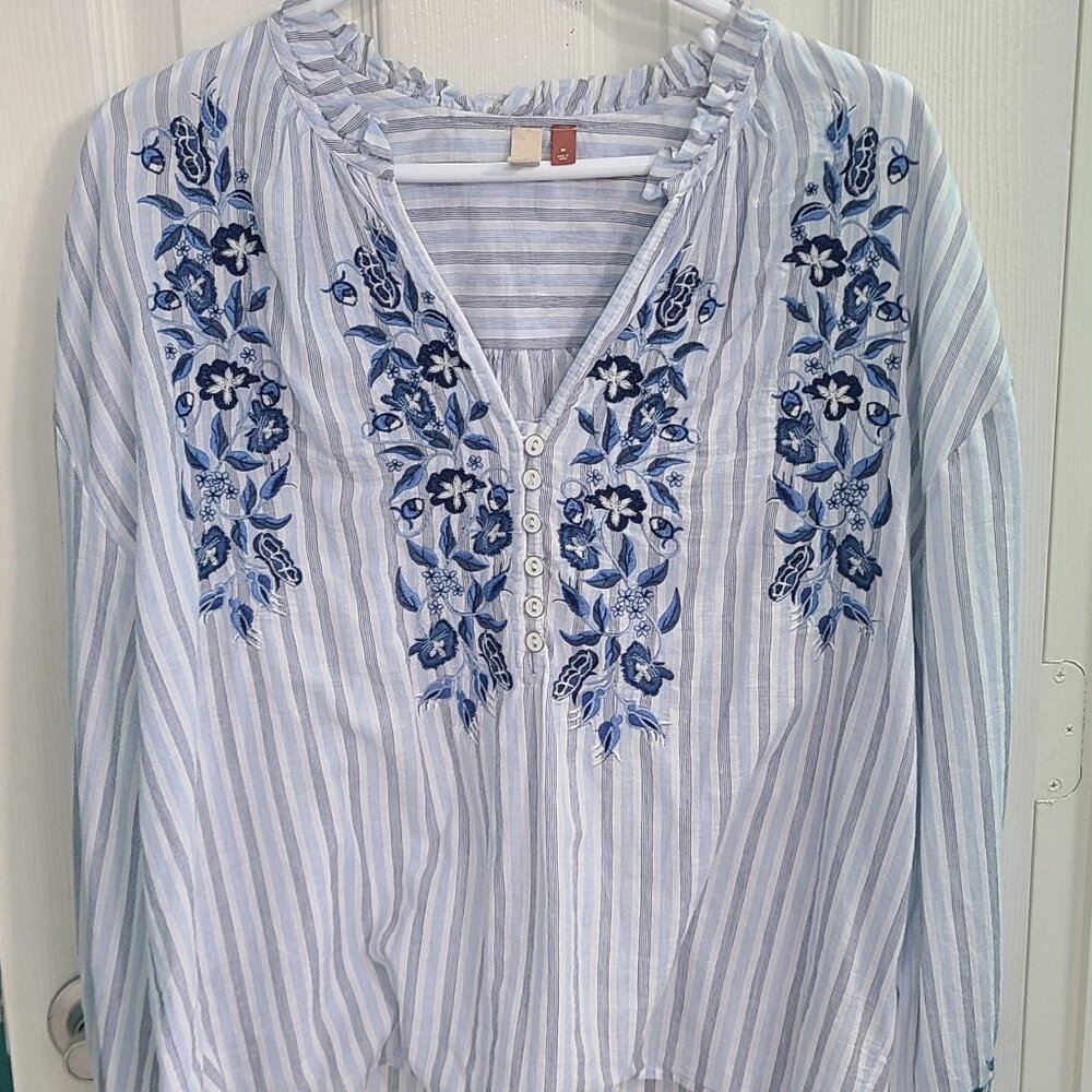 Anthropologie PILCRO embroidered peasant top